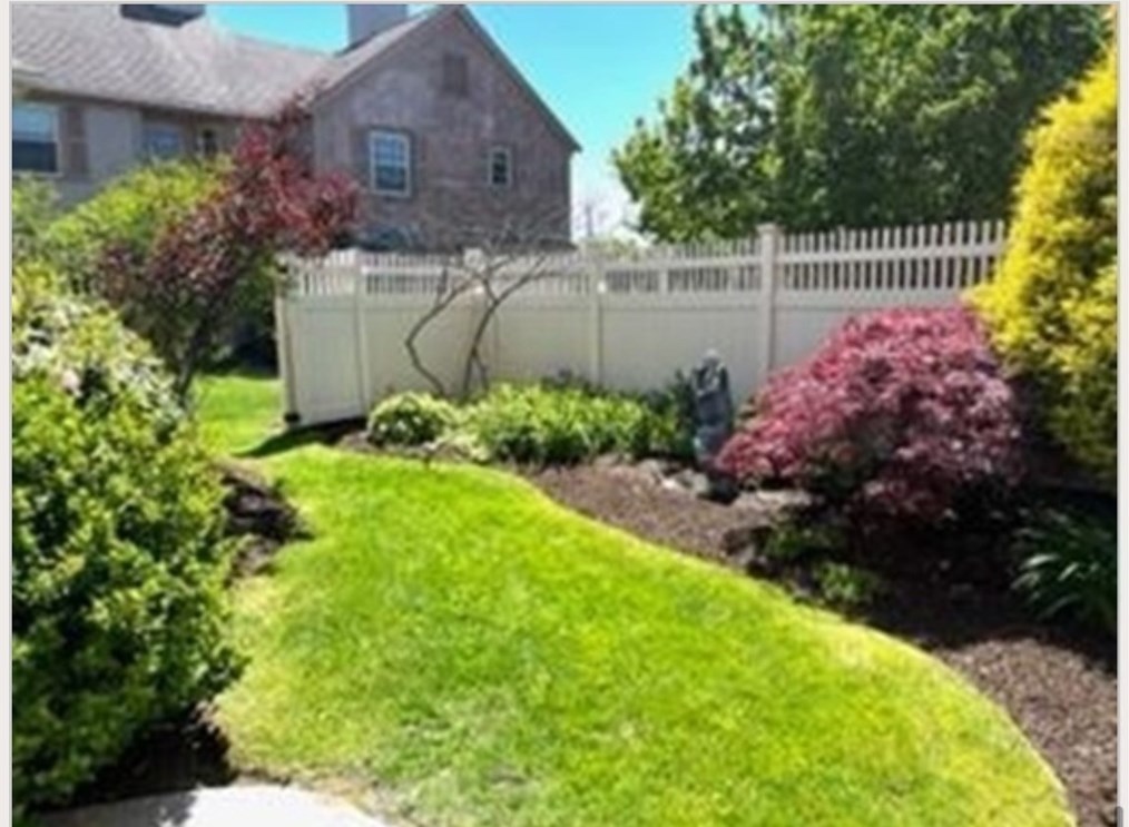 43 Oakland Ave, Needham MA 02492-3112 exterior