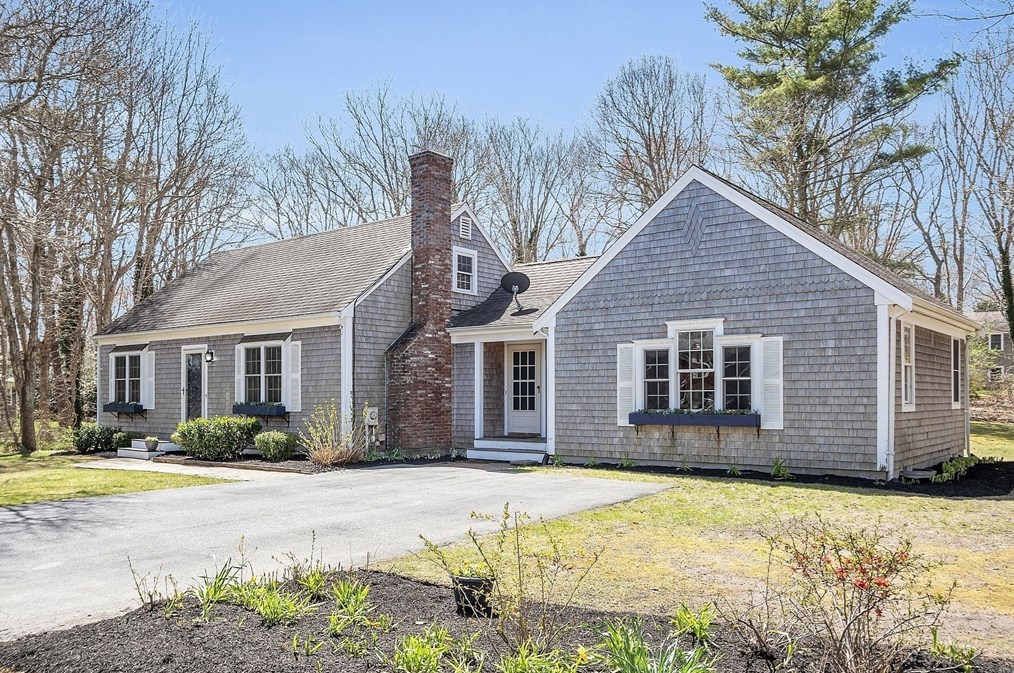 19 Greenville Dr, Sandwich, MA 02644 exterior