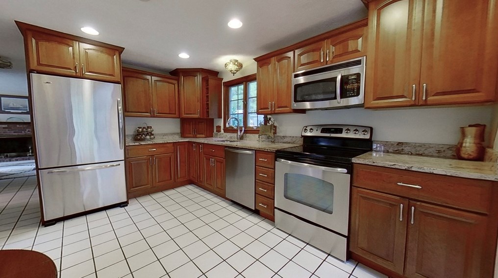 45 Bayberry Cir, East Bridgewater, MA 02324