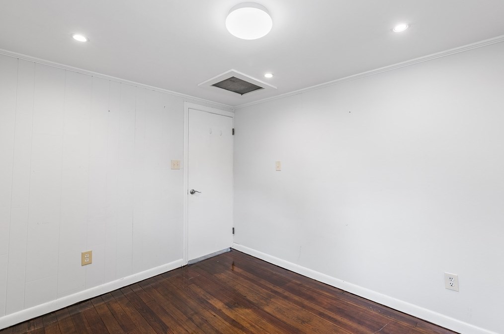 56 Alden Ave, Dartmouth MA  02747-2319 exterior