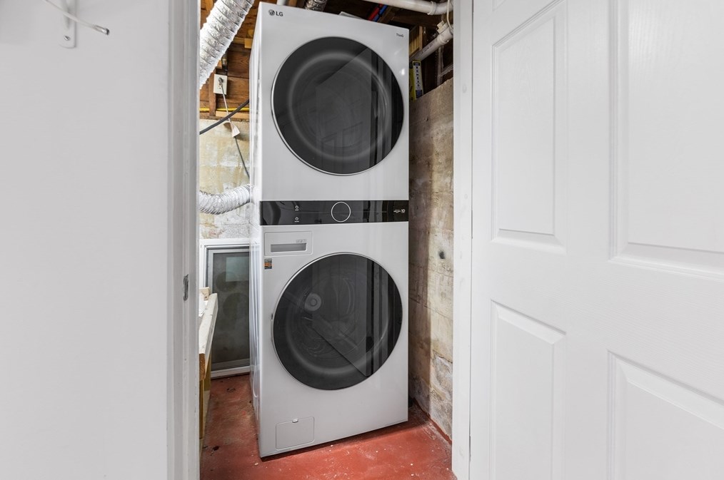 56 Alden Ave, Dartmouth MA  02747-2319 exterior