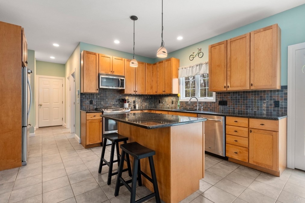 1492 Morgan Rd, West Springfield, MA 01089 exterior