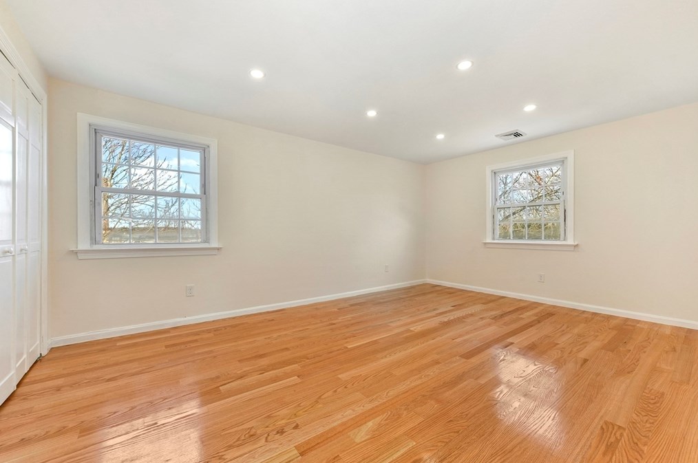 134 Ashcroft St, Dedham, MA 02026 exterior