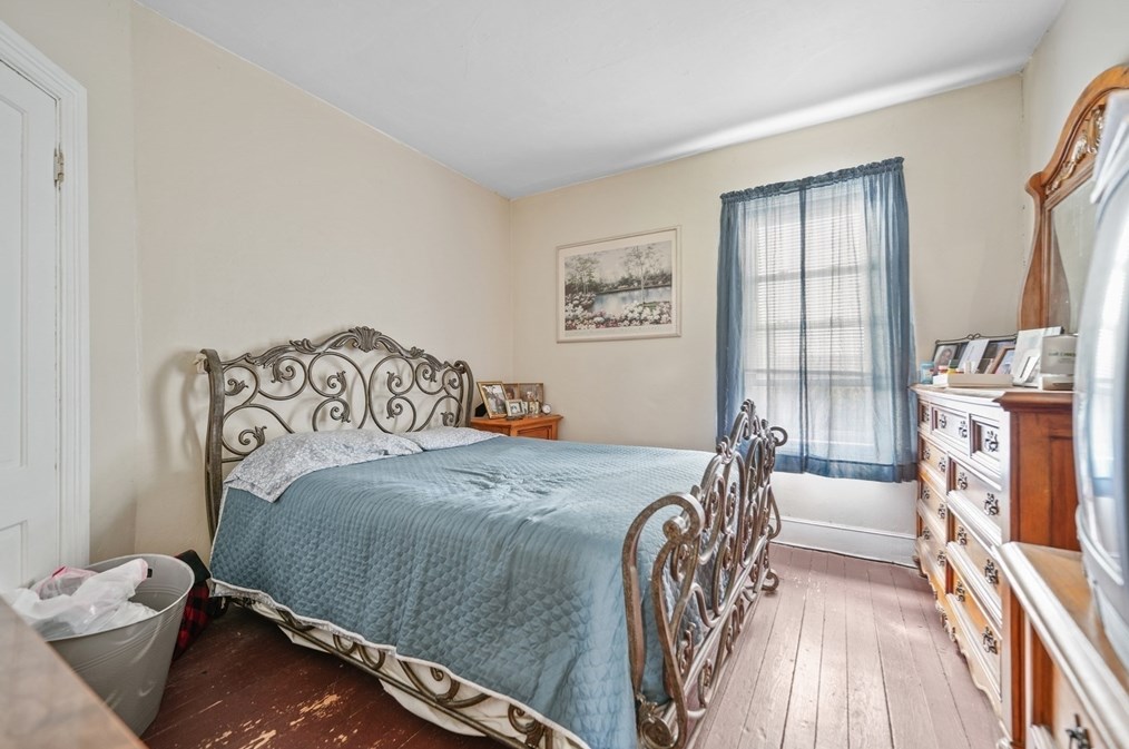 286 Columbia St, Fall River MA 02721-1319 exterior