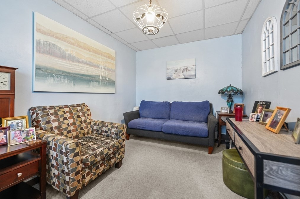 286 Columbia St, Fall River MA 02721-1319 exterior