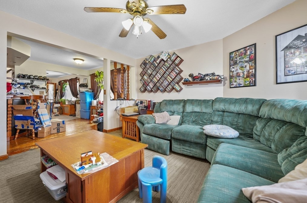 286 Columbia St, Fall River MA 02721-1319 exterior