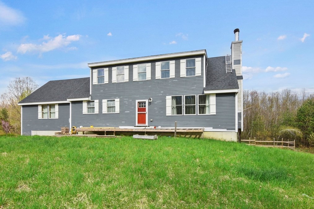 235 Wallace Hill Rd, Townsend, MA 01469