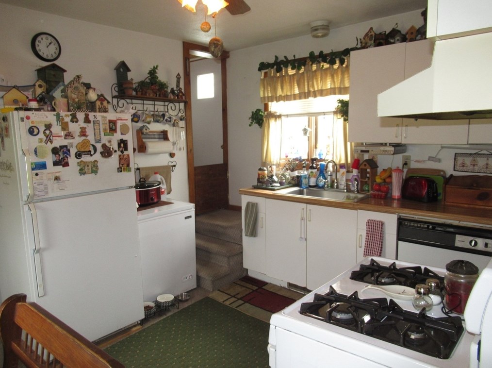 266 Palmer Rd, Monson MA  01057-9517 exterior