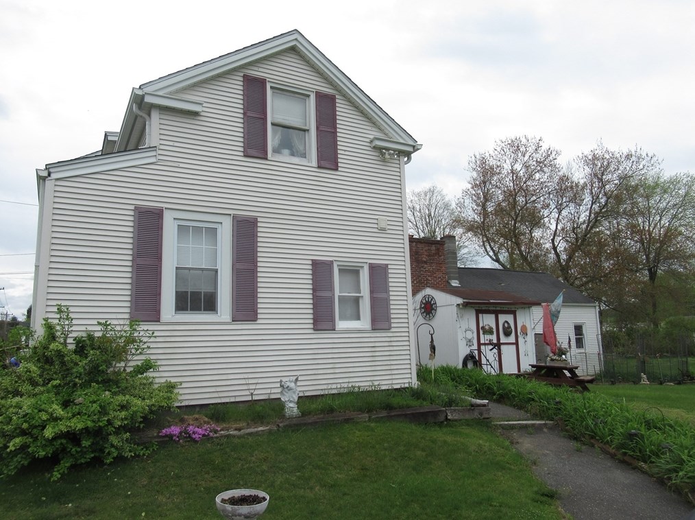 266 Palmer Rd, Monson MA  01057-9517 exterior