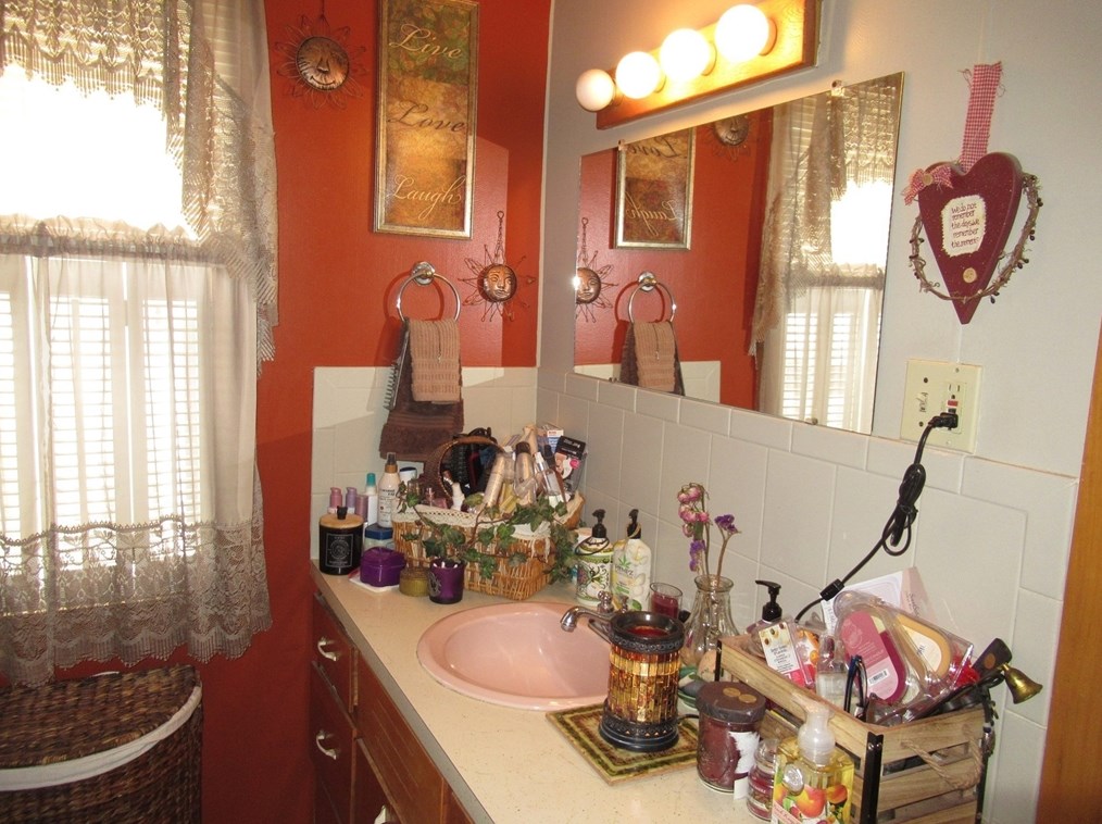 266 Palmer Rd, Monson MA  01057-9517 exterior