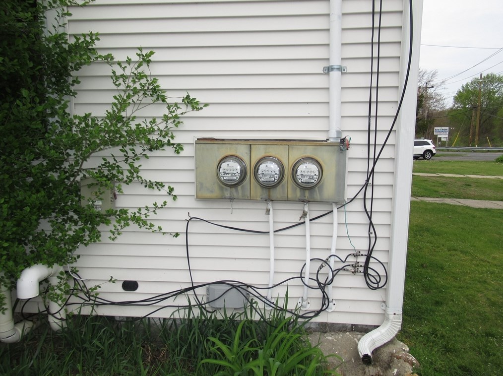 266 Palmer Rd, Monson MA  01057-9517 exterior