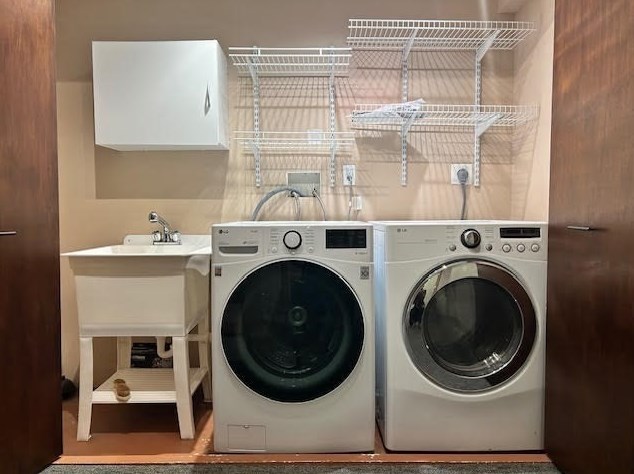 12 Lawrence Rd, Brookline MA  02446-6635 exterior