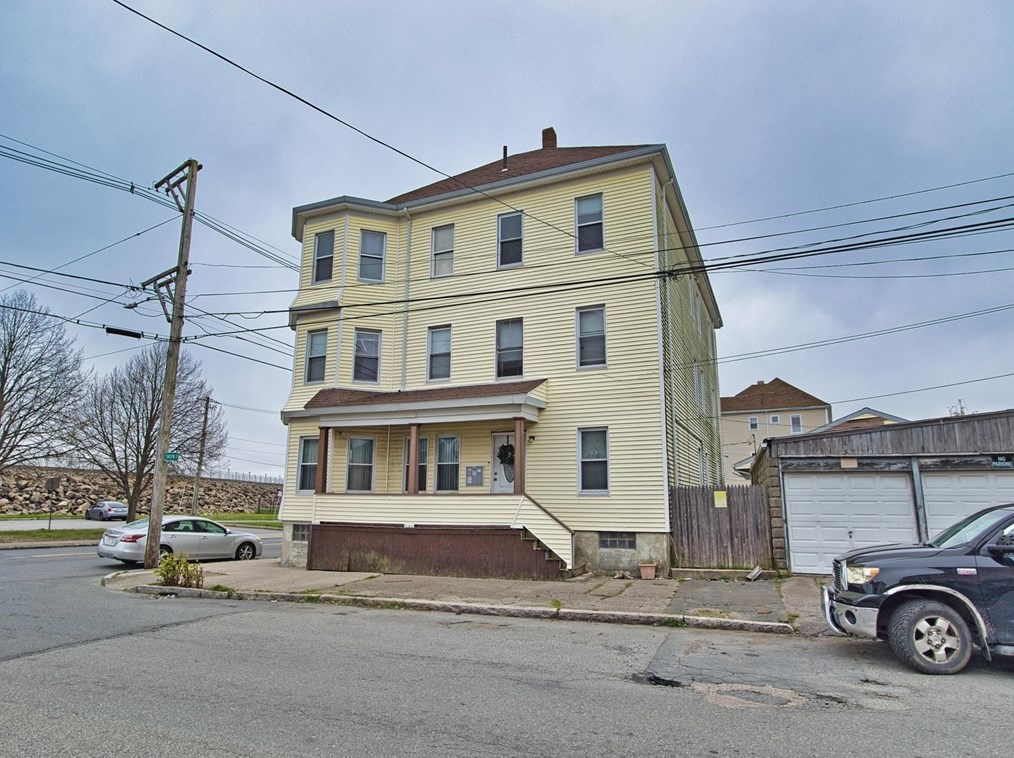 1 Stapleton St, New Bedford MA  02744-1111 exterior