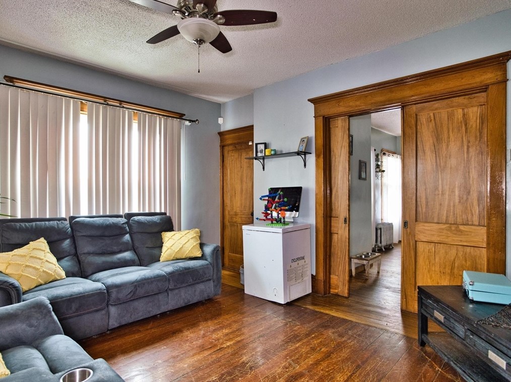 1 Stapleton St, New Bedford MA  02744-1111 exterior