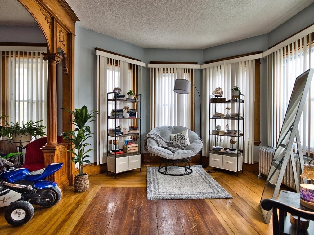 1 Stapleton St, New Bedford MA  02744-1111 exterior