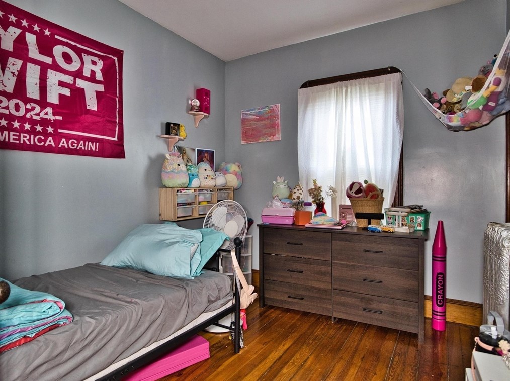 1 Stapleton St, New Bedford MA  02744-1111 exterior