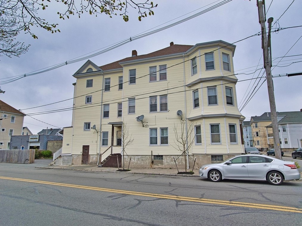 1 Stapleton St, New Bedford MA  02744-1111 exterior