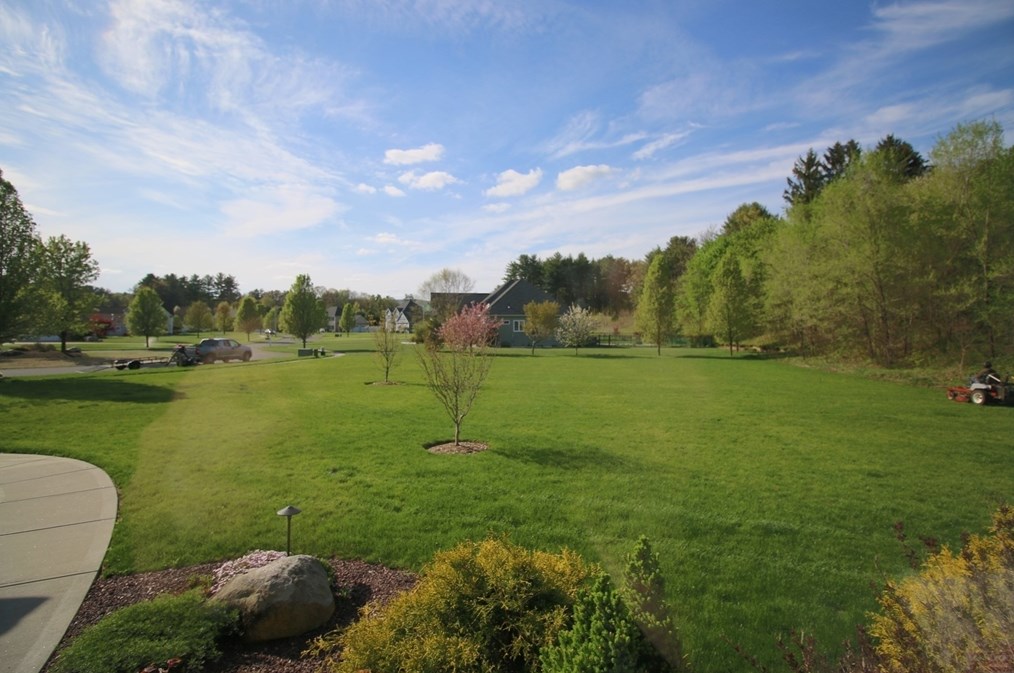 71 Flynn Meadow Rd, Montgomery, MA 01085