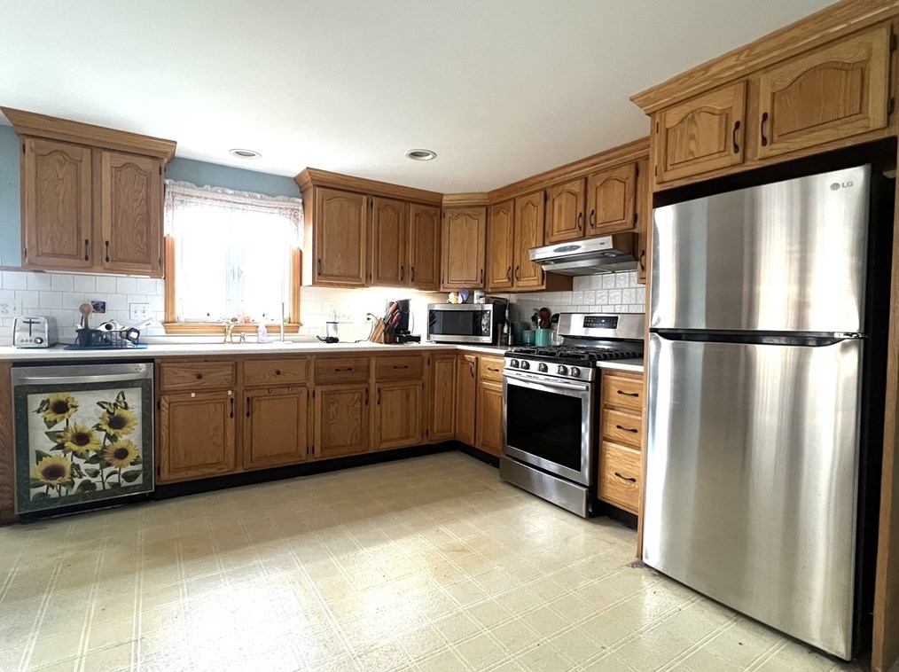 47 Clovelly St, Lynn, MA 01902