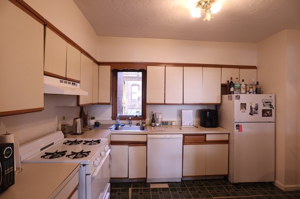 7 Saybrook St, Boston MA  exterior