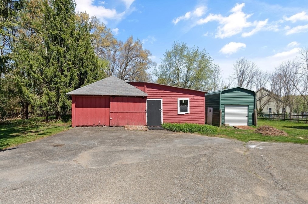 342 Bullard St, Holden MA 01520-2128 exterior