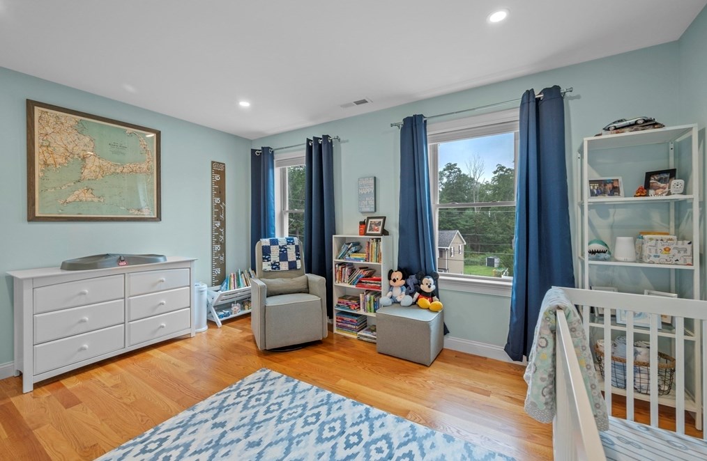 7 Douglas Ave, Burlington MA  exterior