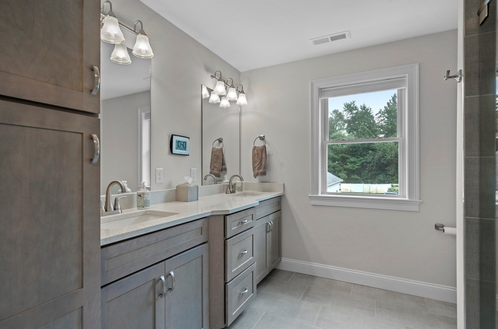 7 Douglas Ave, Burlington MA  exterior