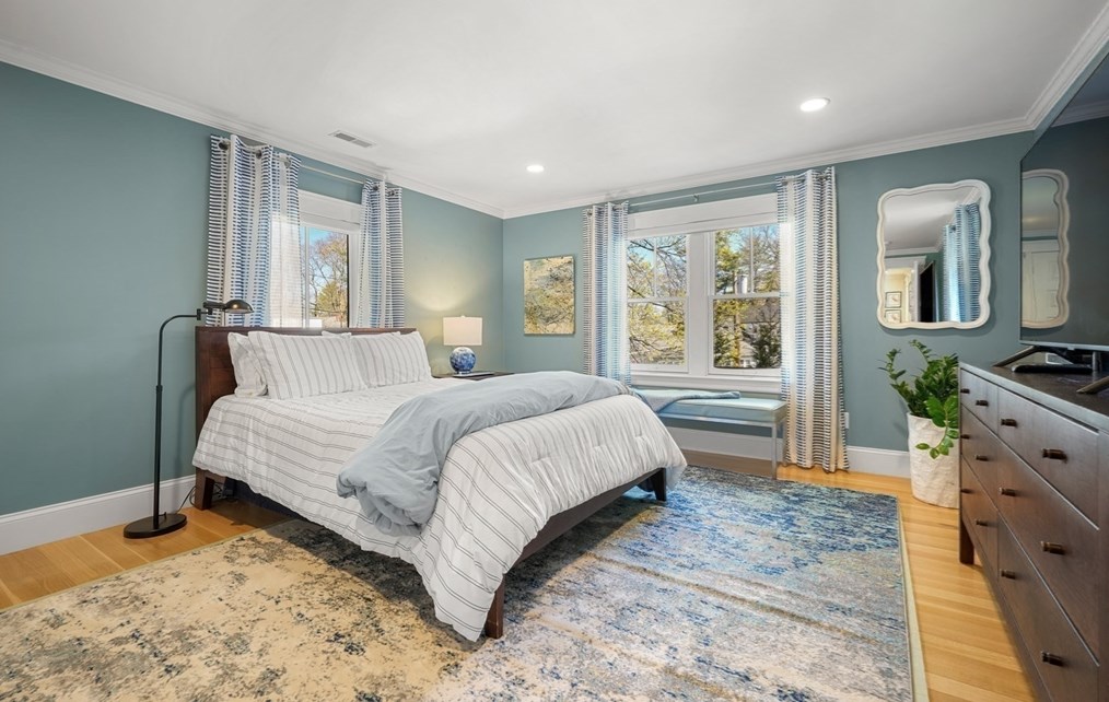 76 Fuller St, Newton MA 02465-2811 exterior