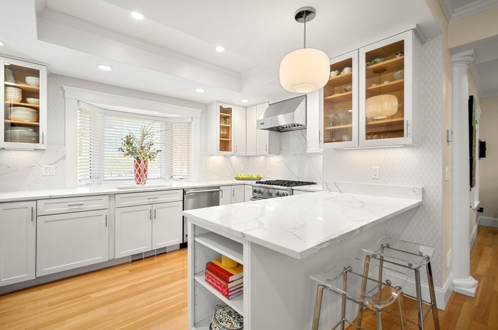 76 Fuller St, Newton MA 02465-2811 exterior