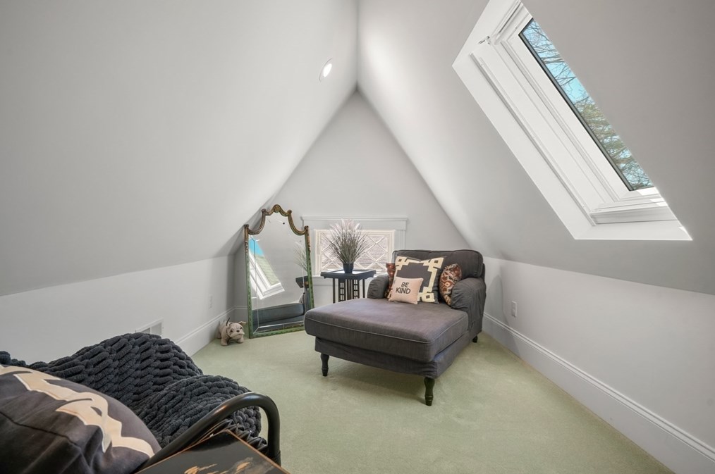 76 Fuller St, Newton MA 02465-2811 exterior