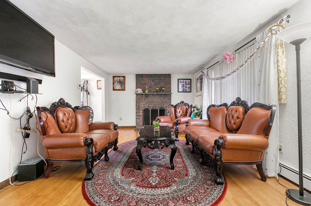 70 Crescent Ln, Malden, MA 02148