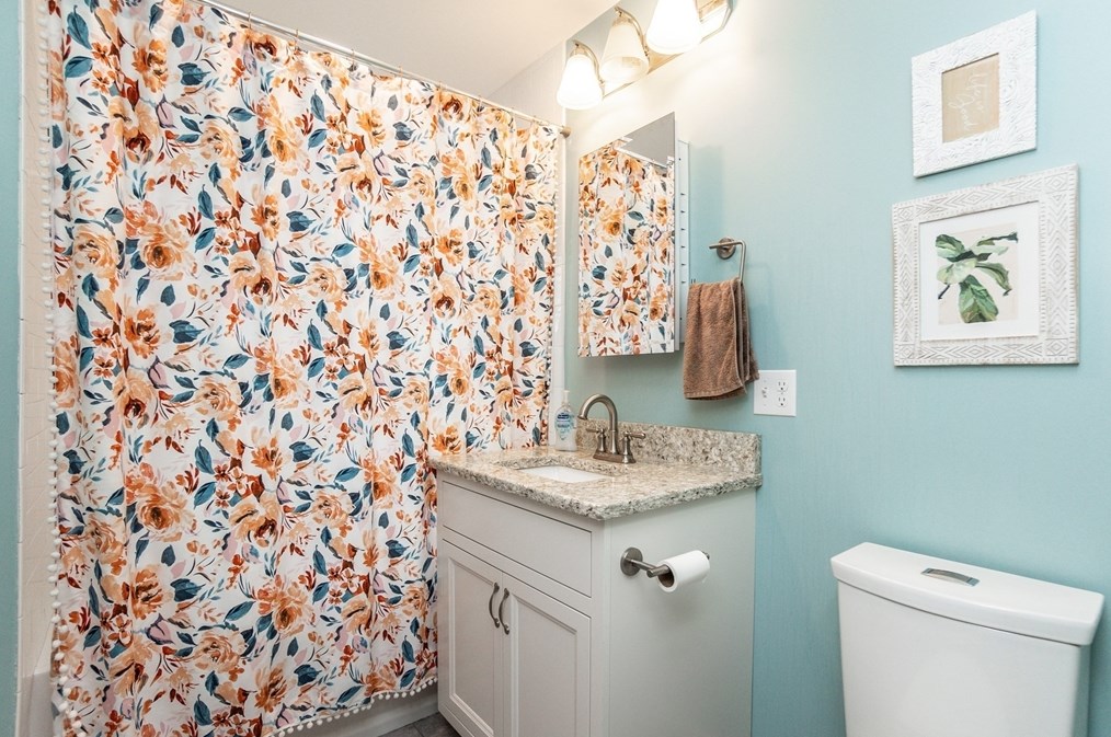 20 Janet Rd, Quincy MA 02170-3906 exterior