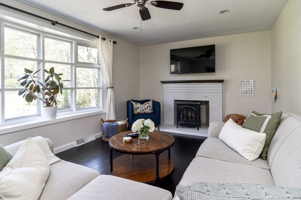 151 Cedar St, Holliston, MA 01746-1232