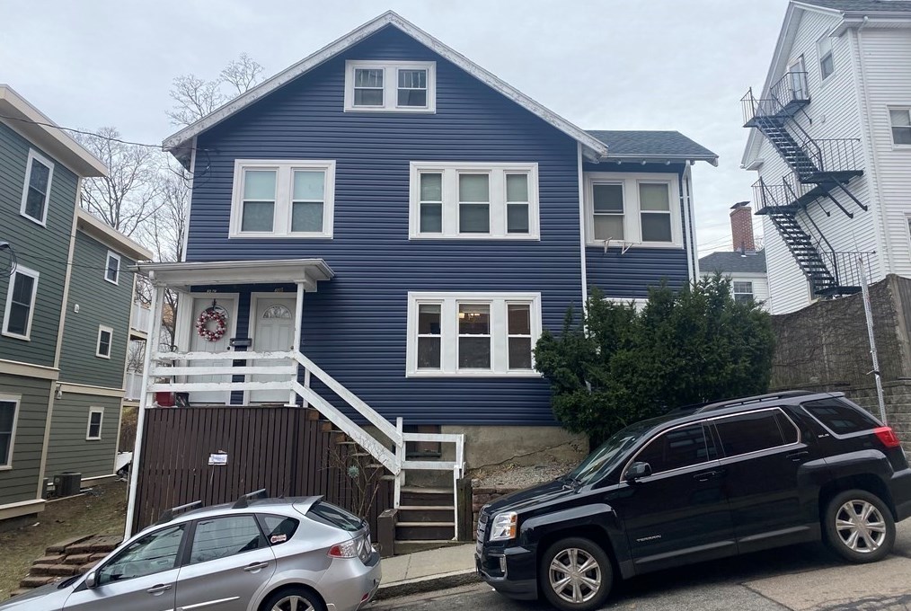 28 Sunset St, Roxbury Xing, MA 02120 exterior