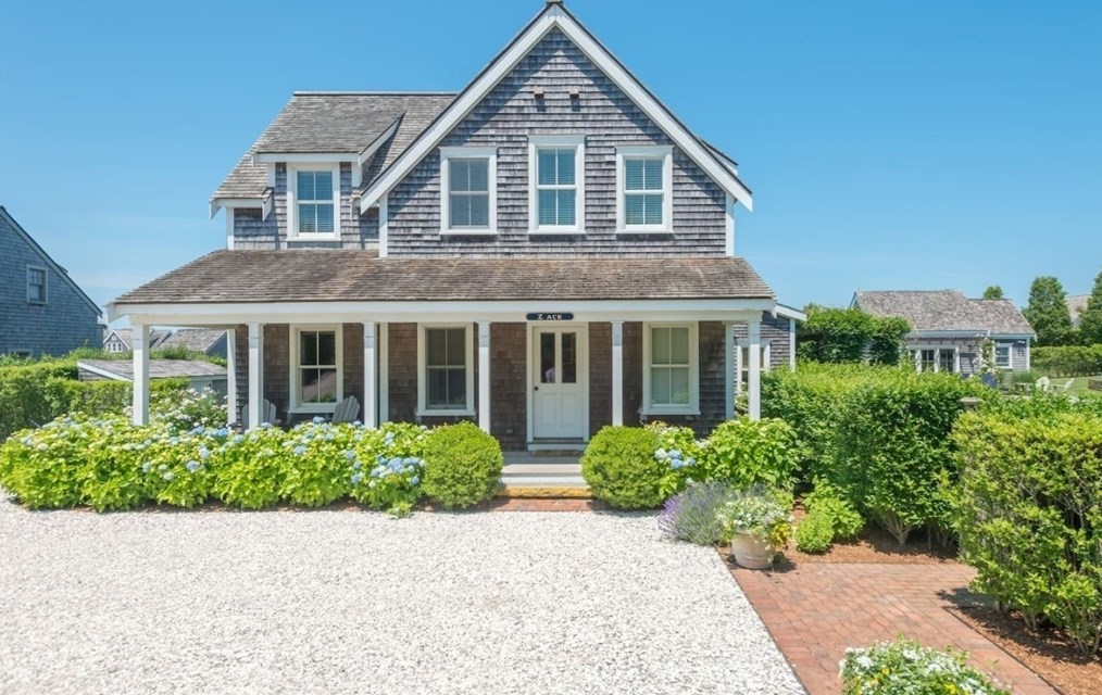 43 Vestal St, Nantucket, MA 02554 exterior