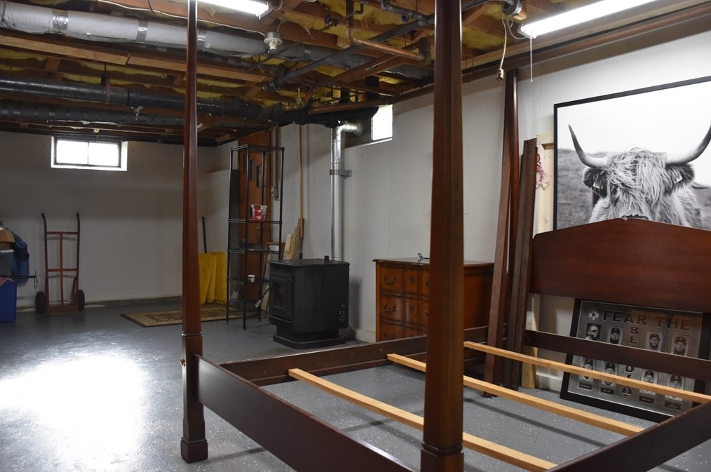 4 Pineview Rd, Dudley MA 01571-3821 exterior