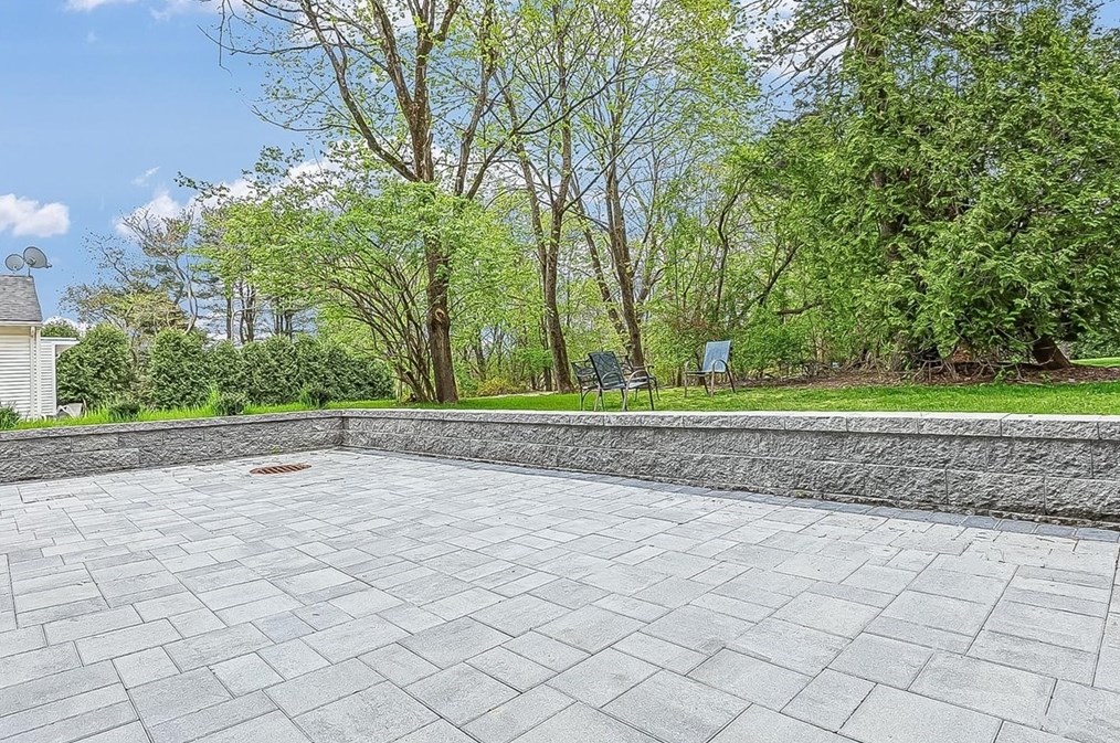 113 Hunnewell St, Needham MA 02494-1809 exterior