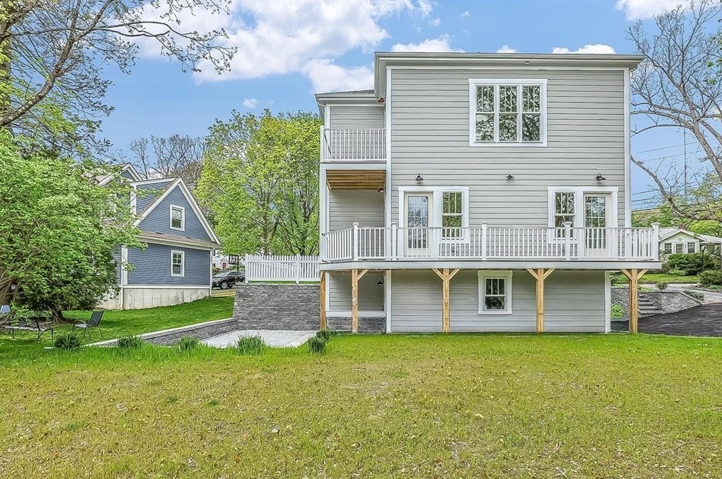 113 Hunnewell St, Needham MA 02494-1809 exterior