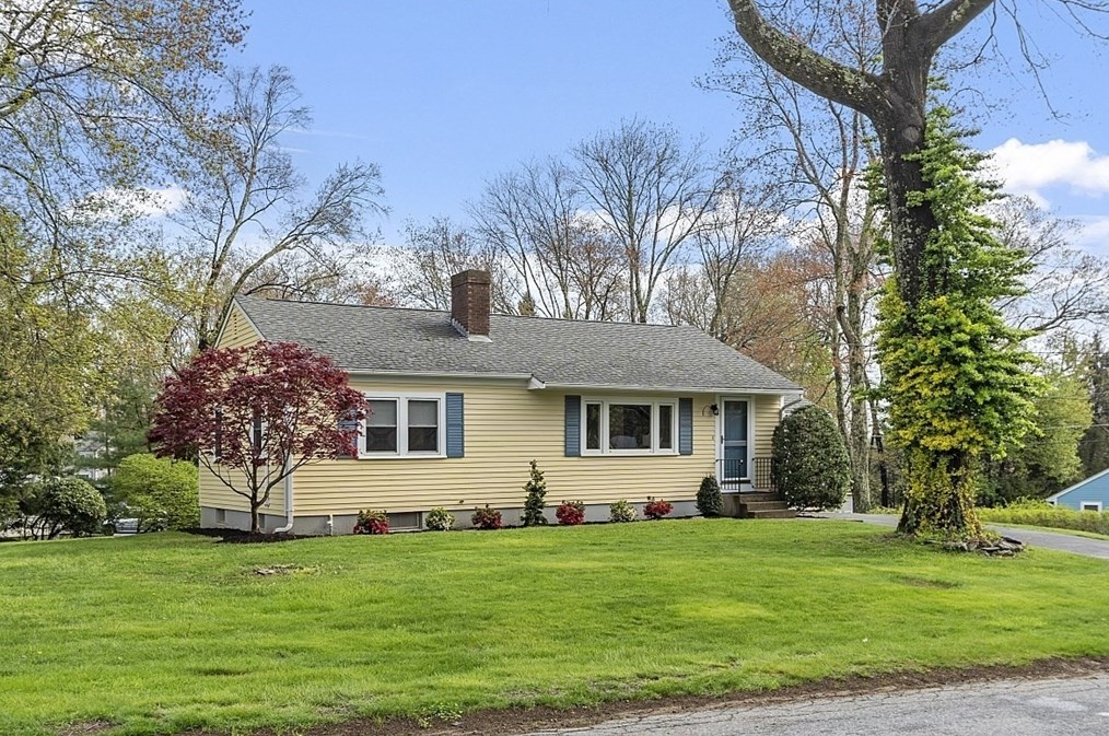 16 Chestnut Hill Rd, Northborough, MA 01532