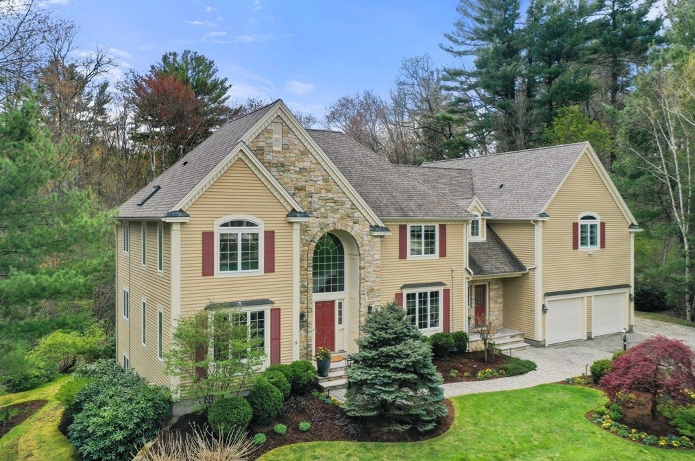 19 Buttonwood Dr, Andover, MA 01810