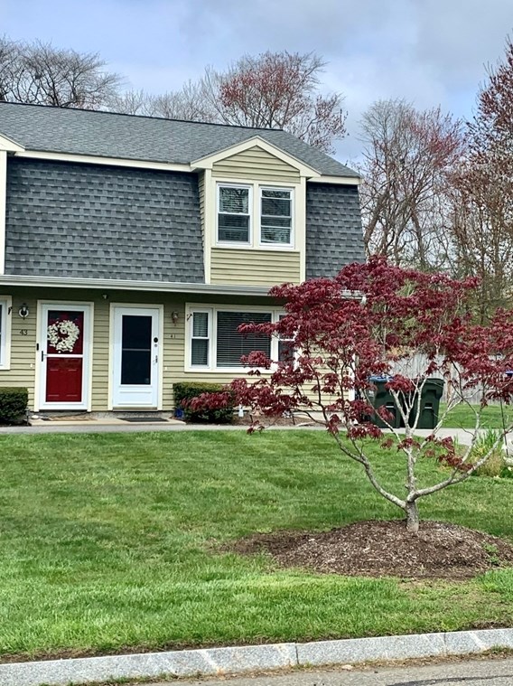 41 Old Forge Rd #41, East Bridgewater, MA 02324