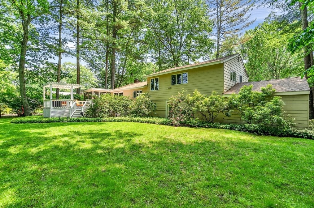 134 Barton Dr, North Sudbury, MA 01776