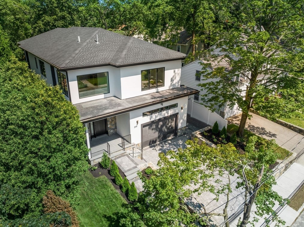 239 Jackson St, Newton MA 02459-2523 exterior