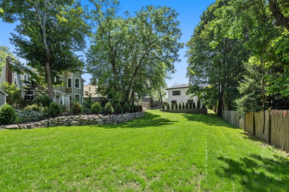 239 Jackson St, Newton MA 02459-2523 exterior