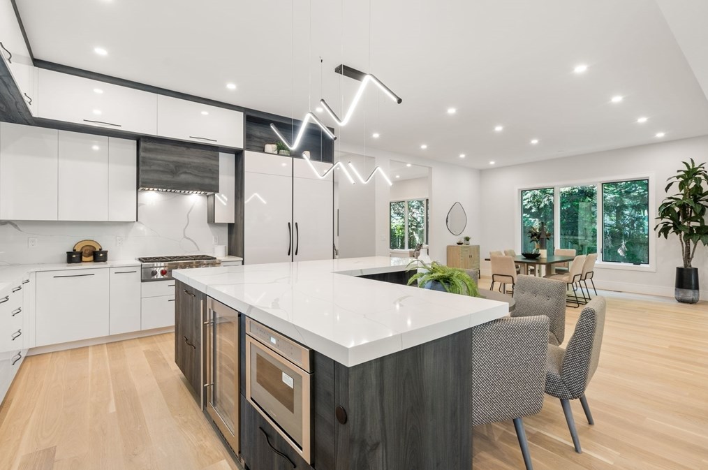 239 Jackson St, Newton MA 02459-2523 exterior