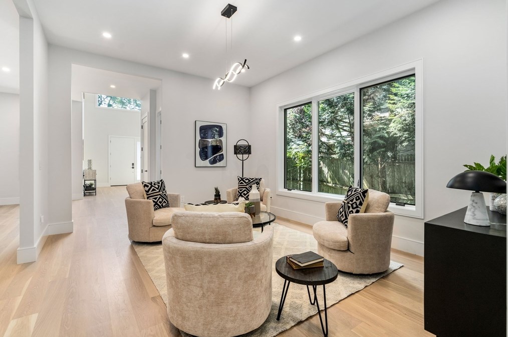 239 Jackson St, Newton MA 02459-2523 exterior