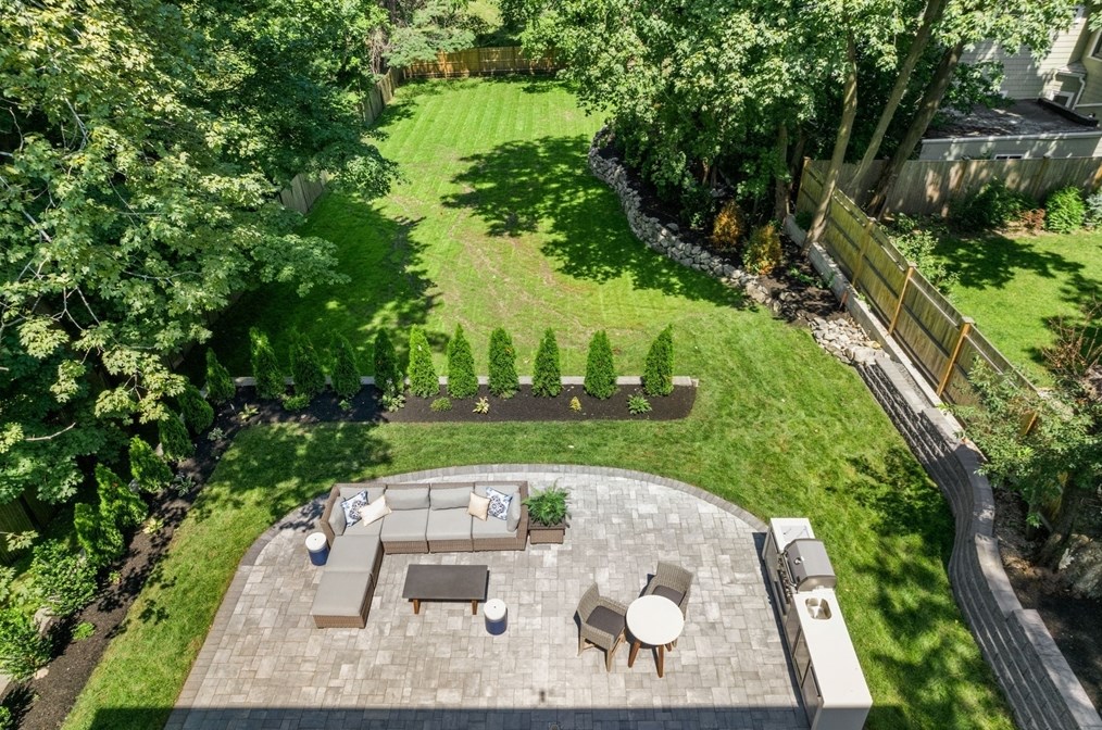 239 Jackson St, Newton MA 02459-2523 exterior