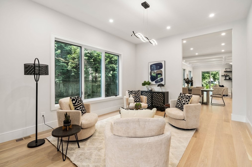 239 Jackson St, Newton MA 02459-2523 exterior