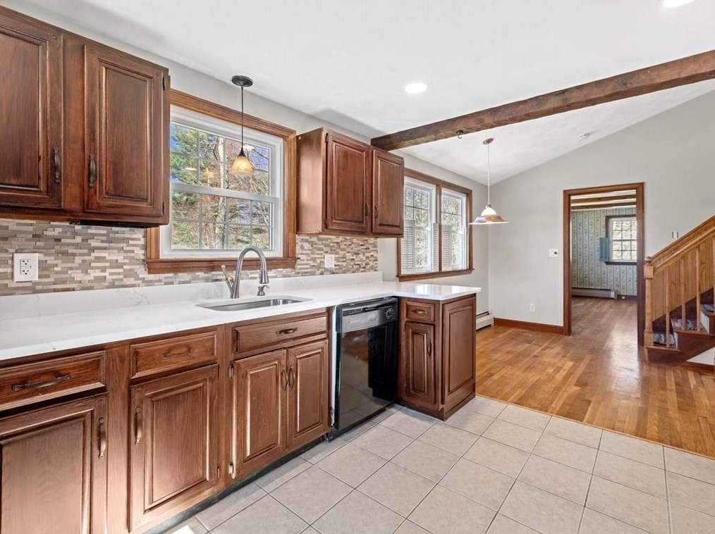 500 St, West Bridgewater MA 02379-1833 exterior