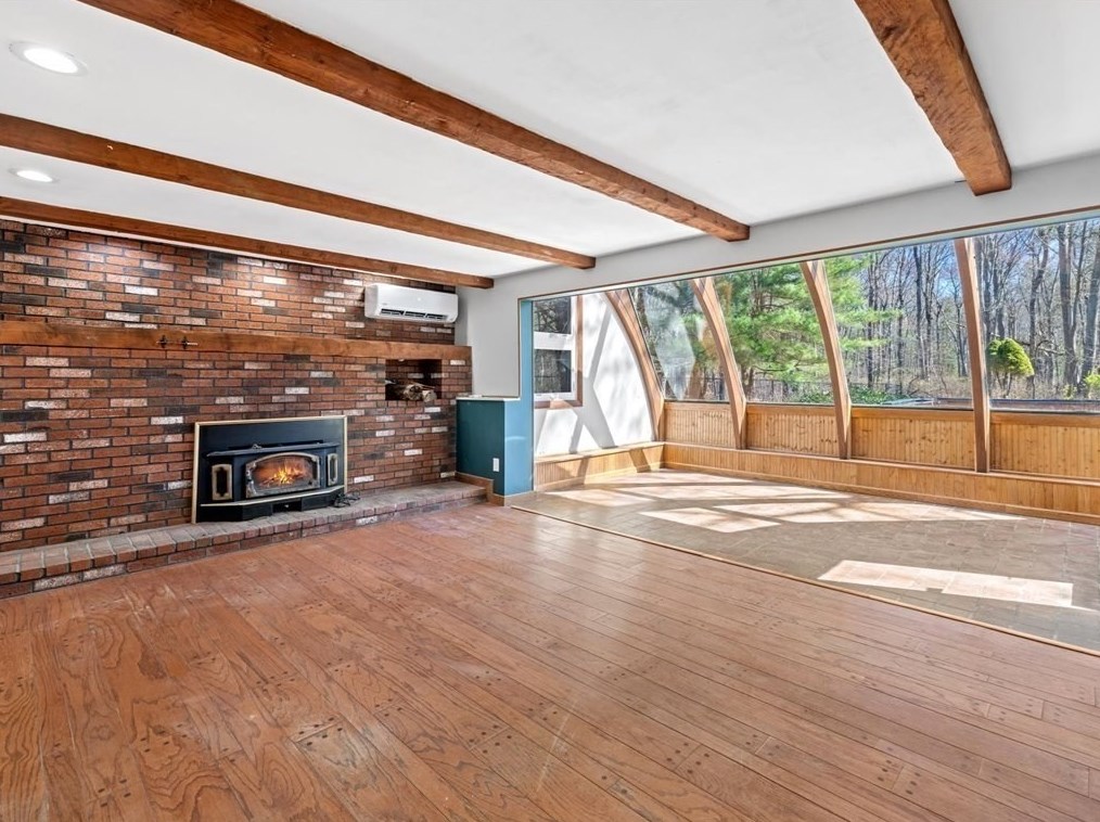 500 St, West Bridgewater MA 02379-1833 exterior